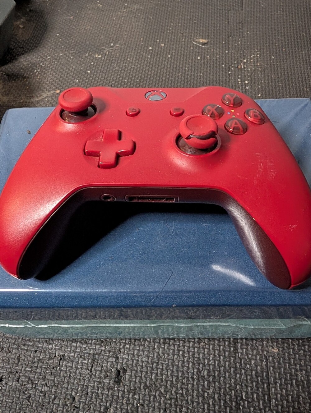 Microsoft Xbox One Controller In Red - Picture 2 of 10